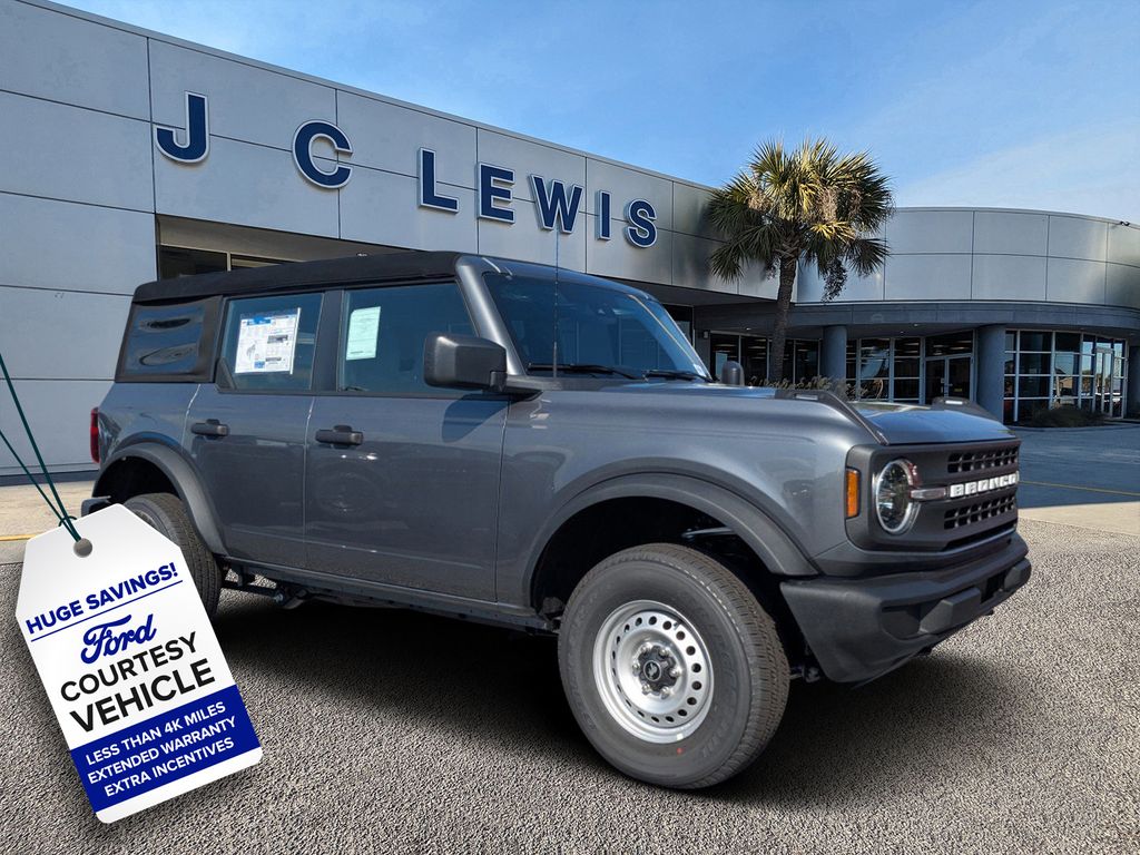 2025 Ford Bronco 4-Door Base's photo