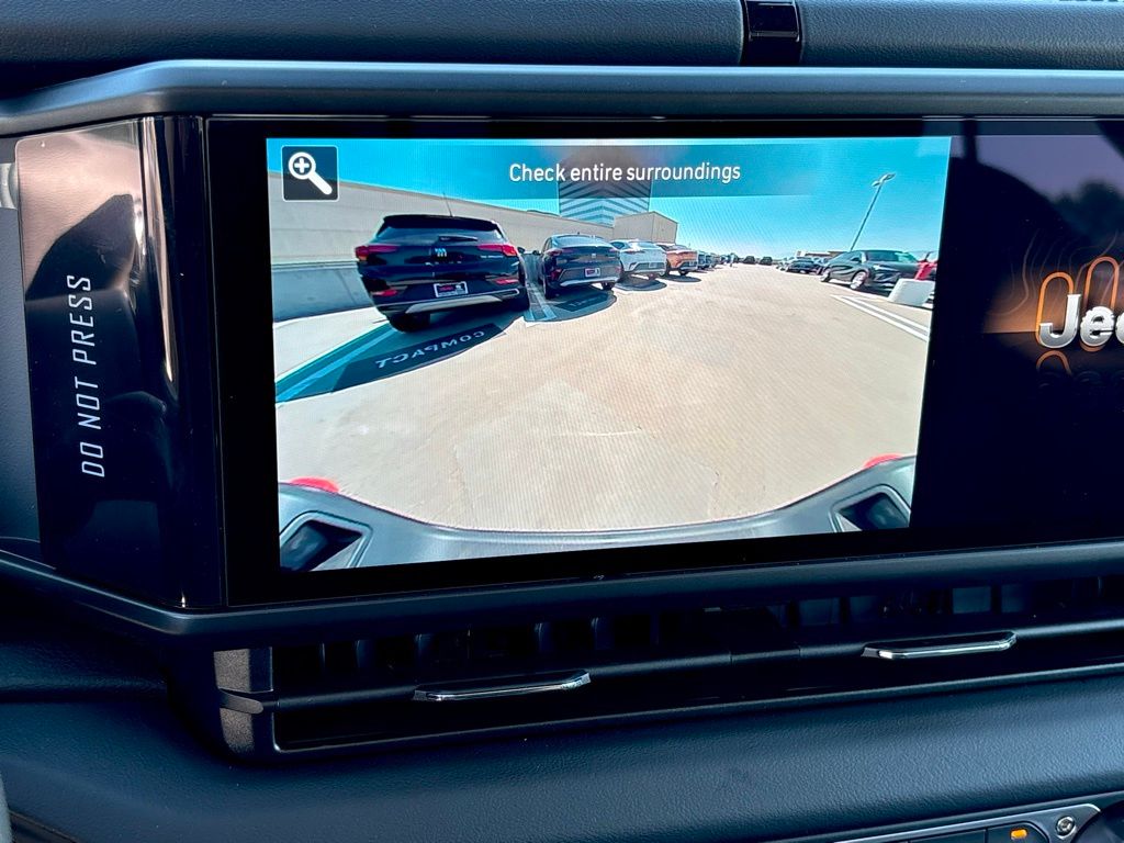 2025 Jeep Gladiator Mojave photo 13