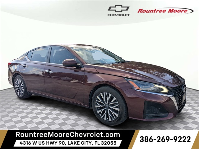 2023 Nissan Altima SV's photo