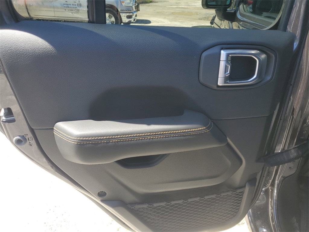2024 Jeep Wrangler Sahara photo 24
