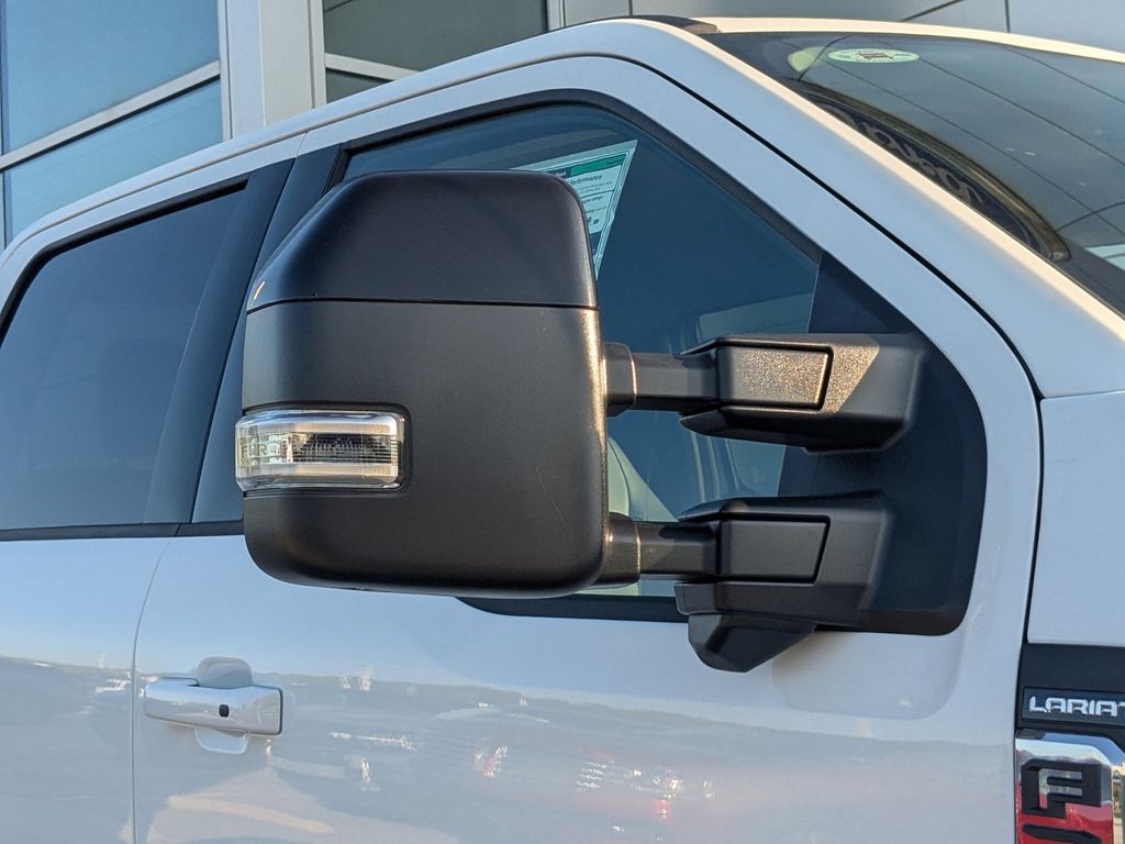 2025 Ford F-250 Lariat photo 12