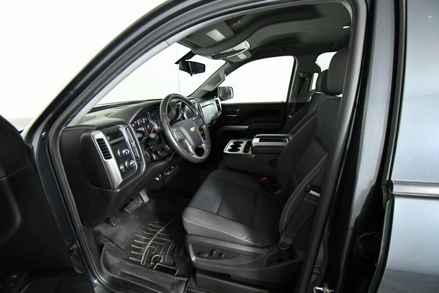 2017 Chevrolet Silverado 1500 LT photo 4