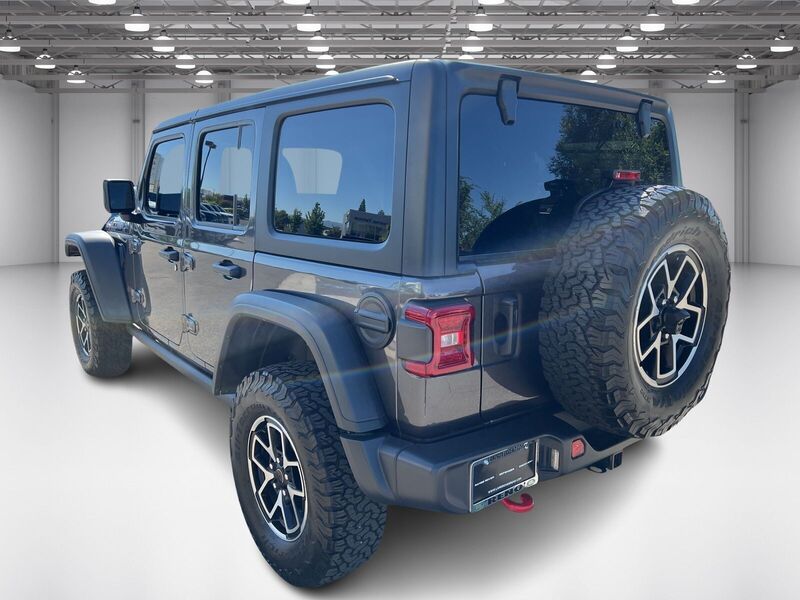 2024 Jeep Wrangler Rubicon photo 7