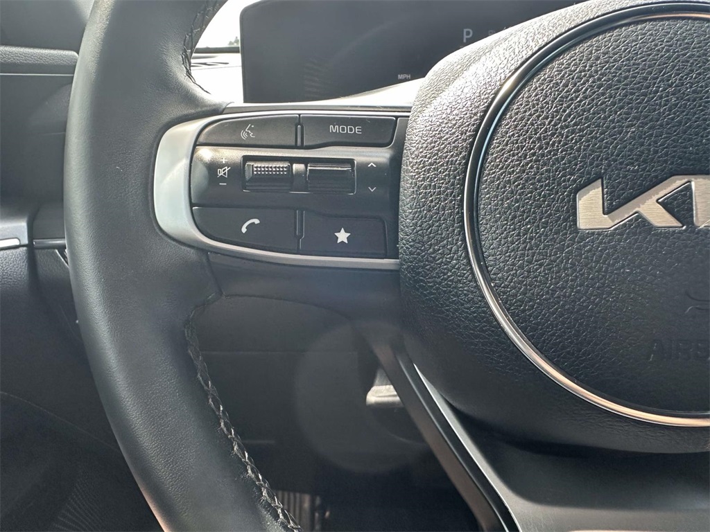 2025 Kia K5 GT-Line photo 12