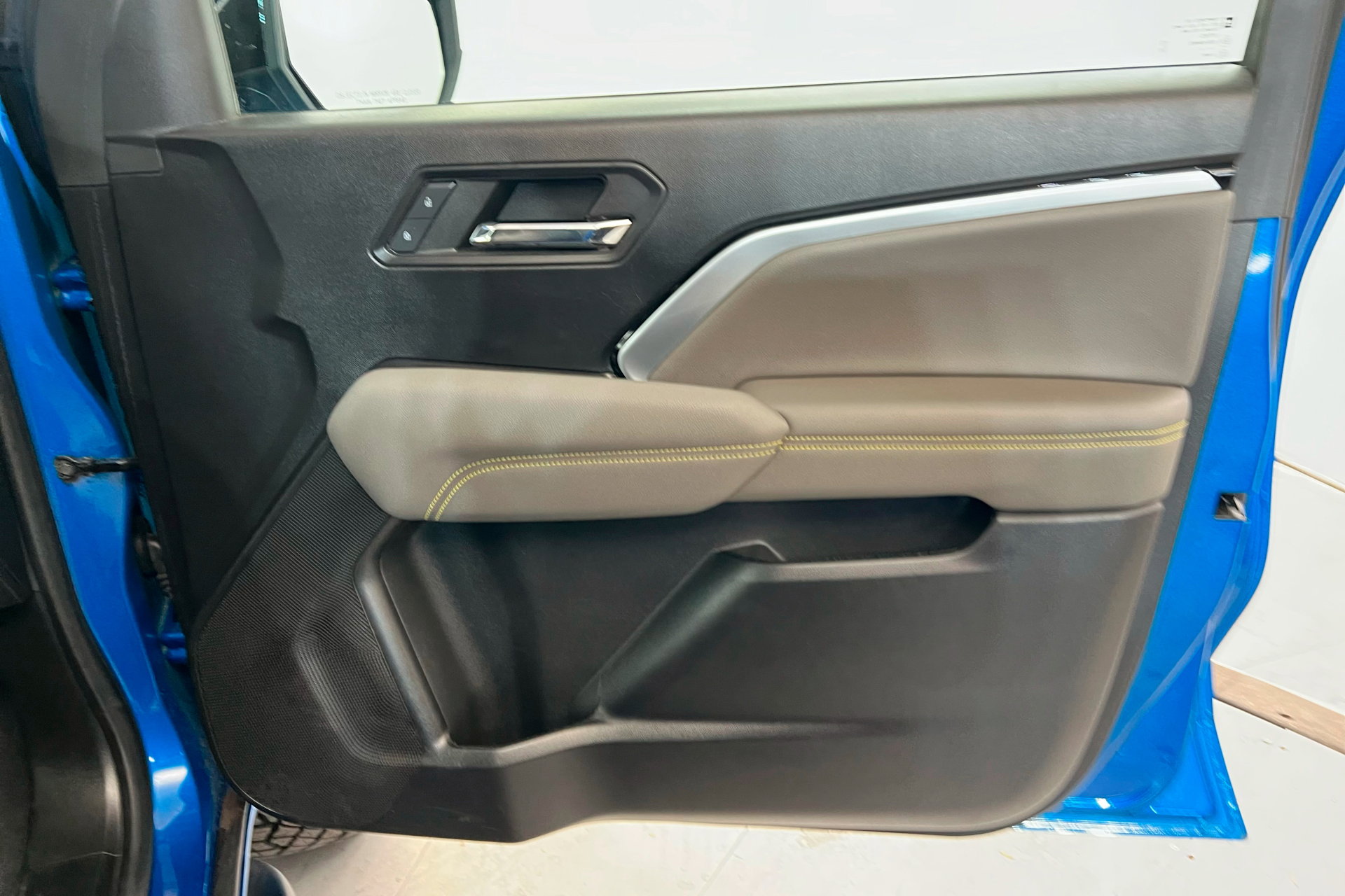 Certified Used 2024 Glacier Blue Metallic Chevrolet ZR2 image 22