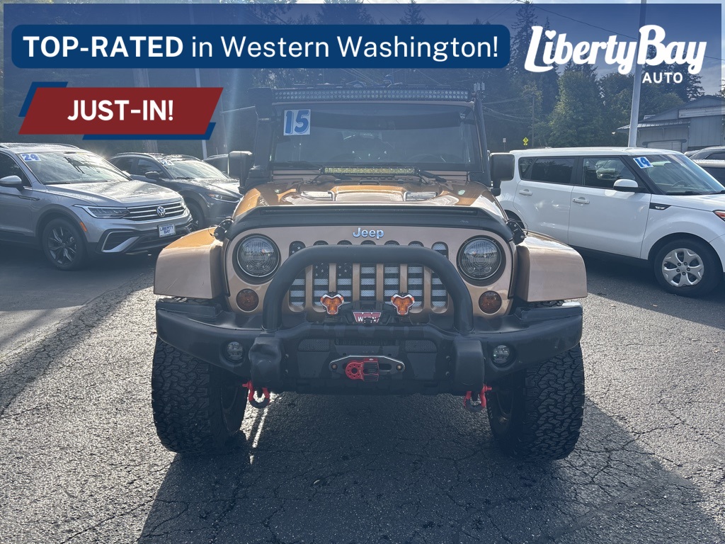 2015 Jeep Wrangler Unlimited Rubicon photo 2