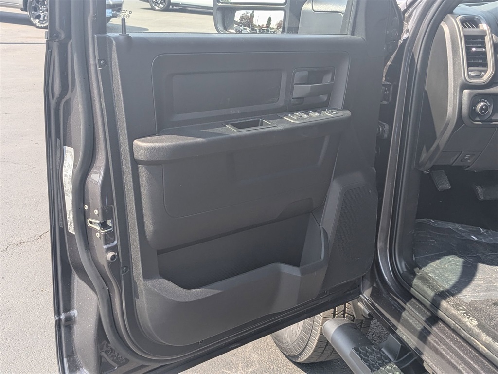 2025 Ram 3500 Tradesman photo 10