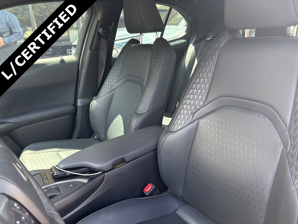 2022 Lexus UX 200 photo 11