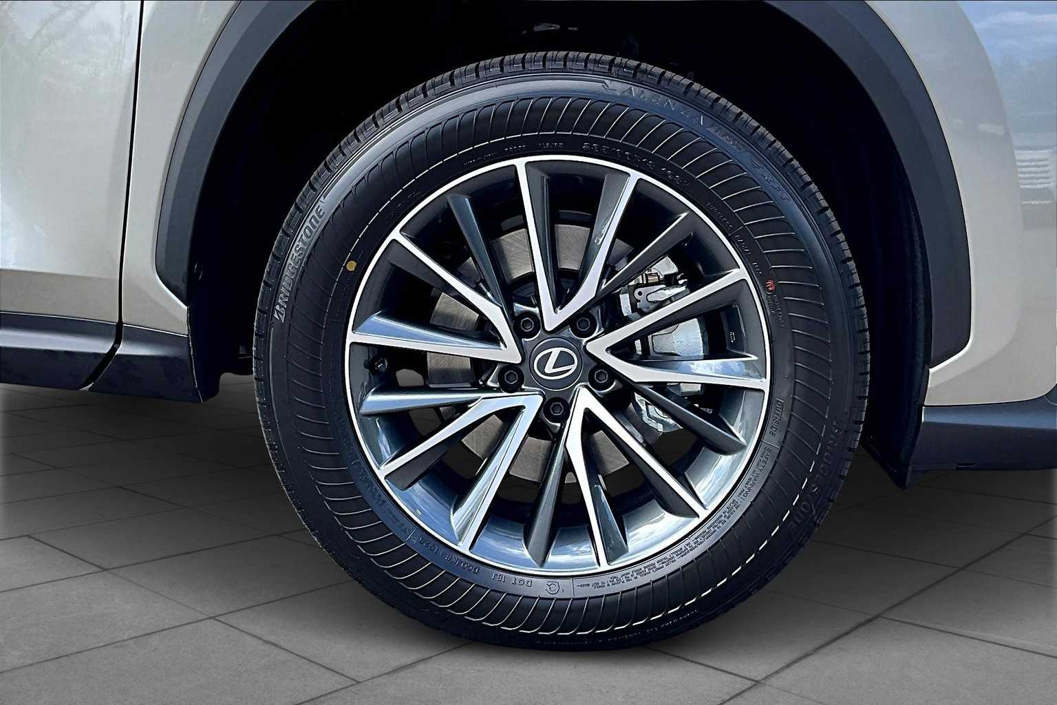 2026 Lexus NX 350 Premium photo 9