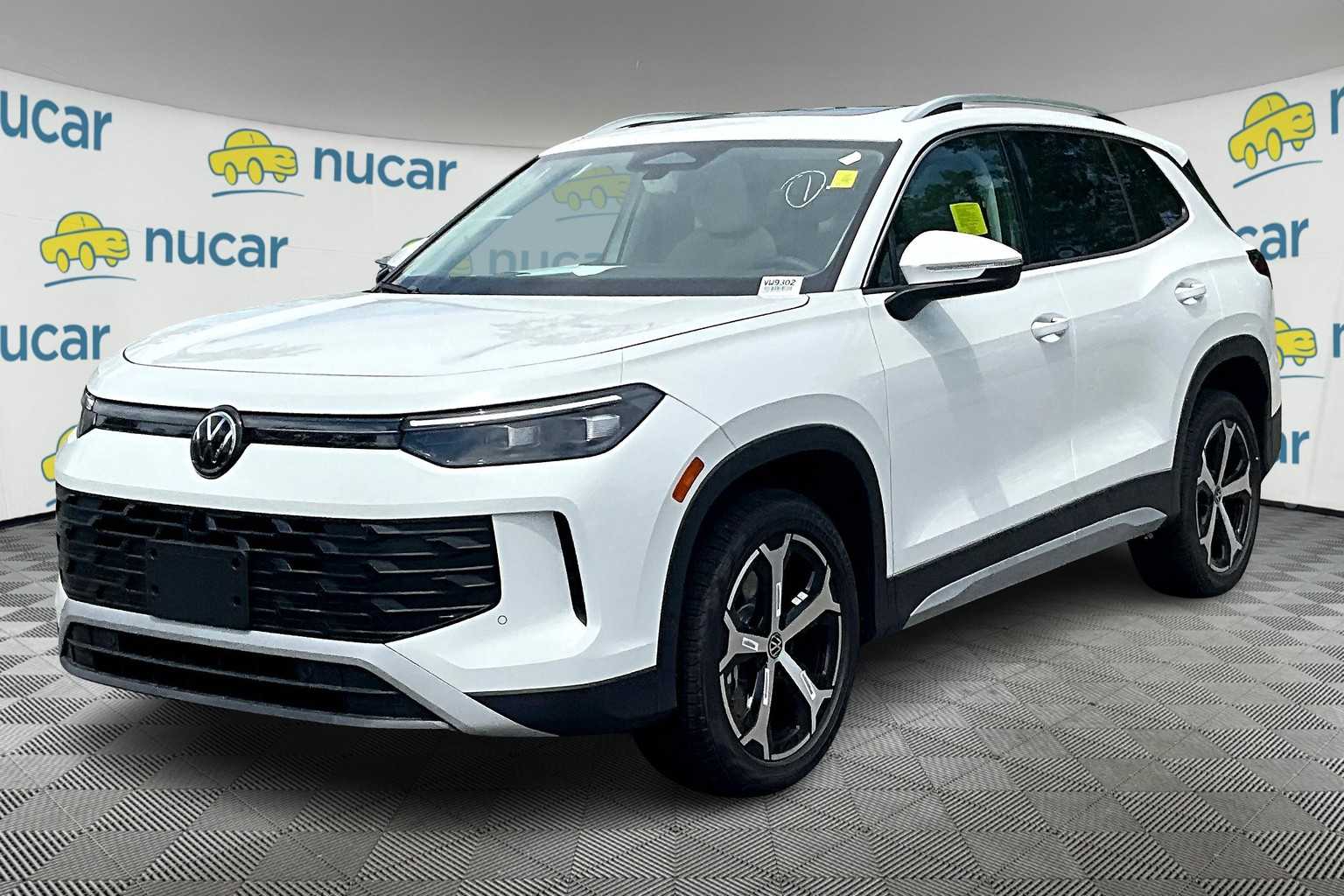 2025 Volkswagen Tiguan SE photo 3