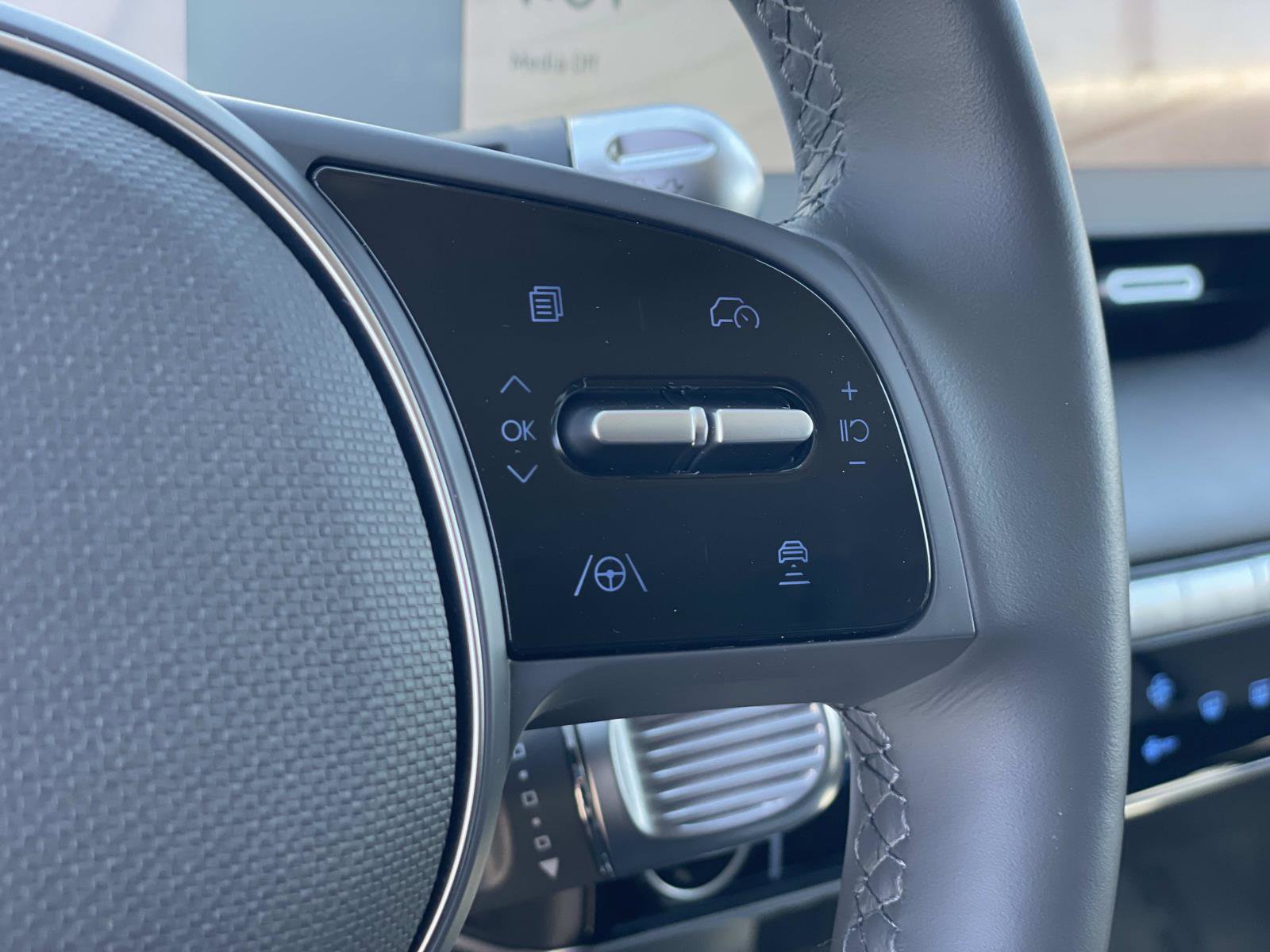 2024 Hyundai Ioniq 5 SEL photo 8