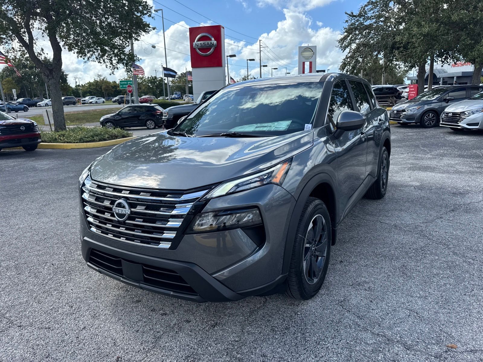 2026 Nissan Rogue SV photo 2
