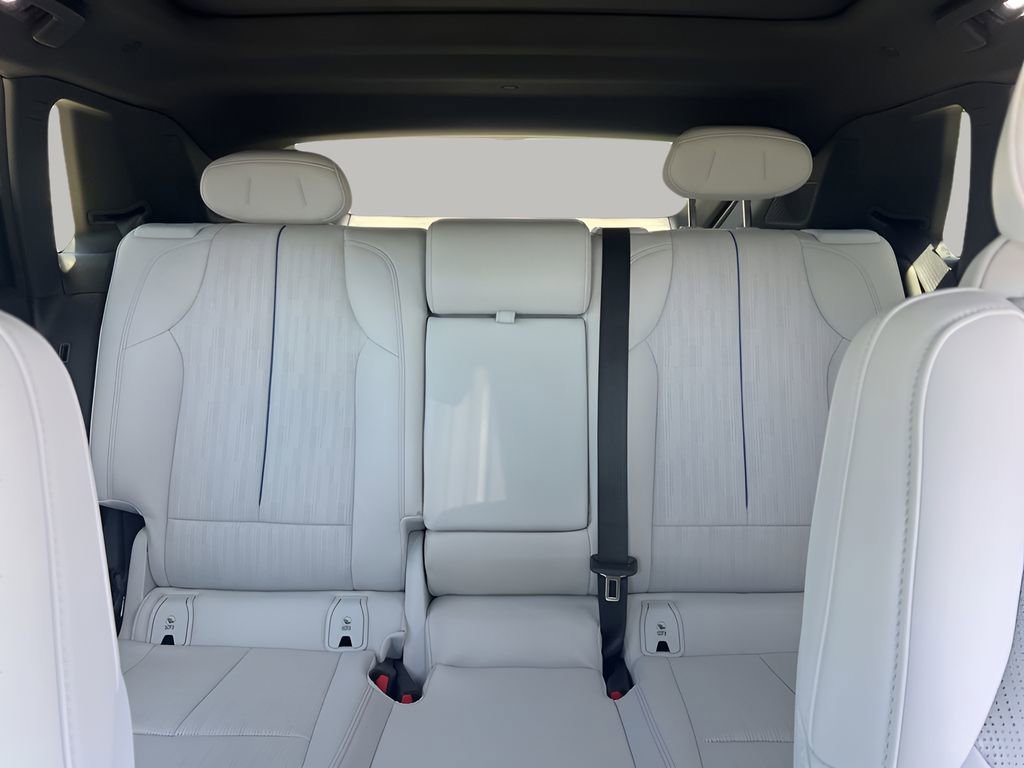 2025 Cadillac Lyriq Luxury photo 39