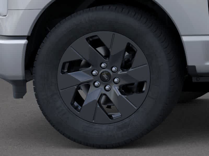 2025 Ford F-150 Lightning photo 18