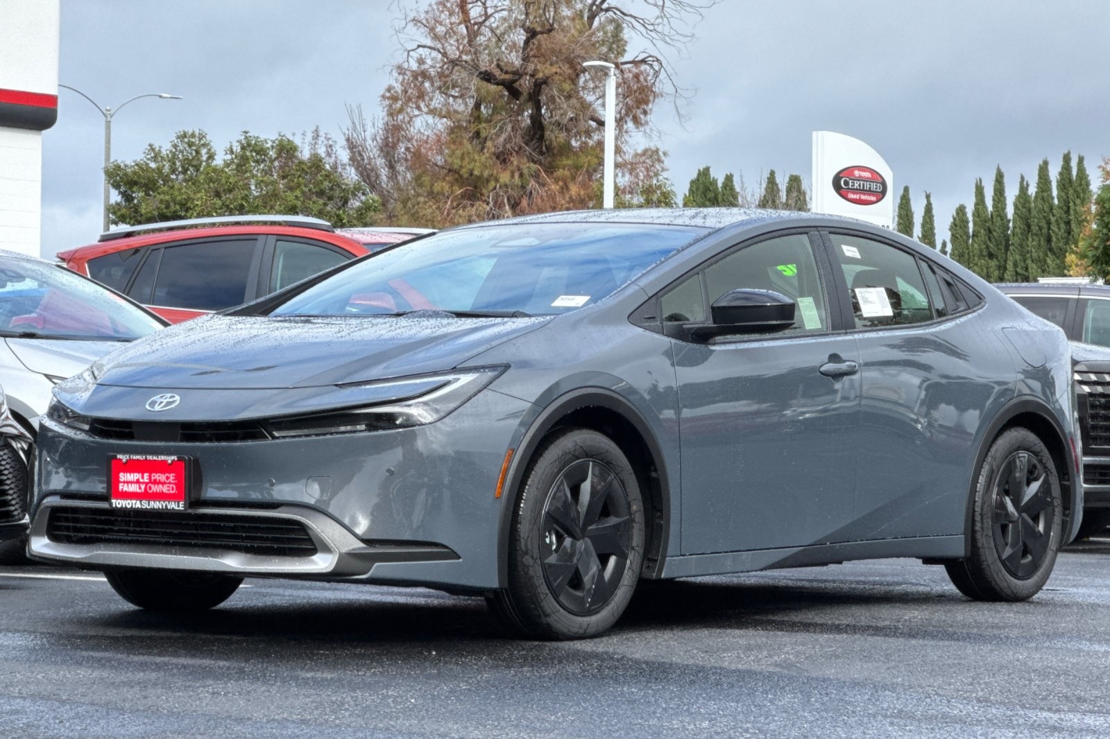 2026 Toyota Prius Plug-in Hybrid SE photo 2