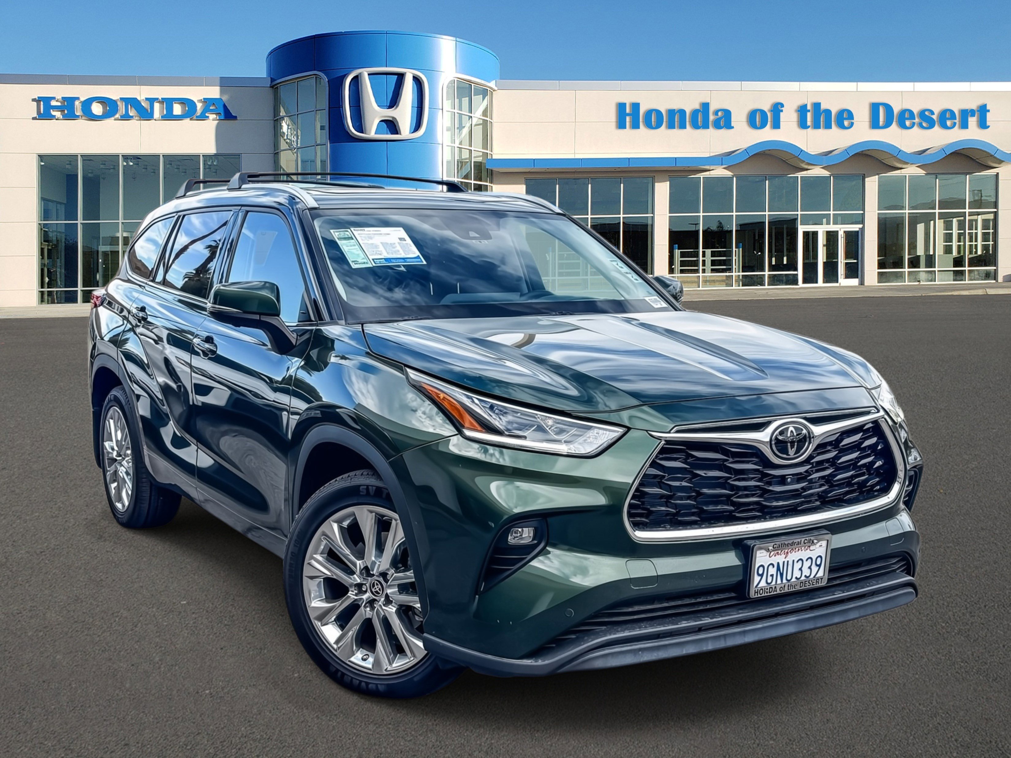 2023 Toyota Highlander Limited's photo