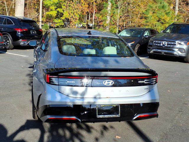 2026 Hyundai Sonata SEL Sport photo 3