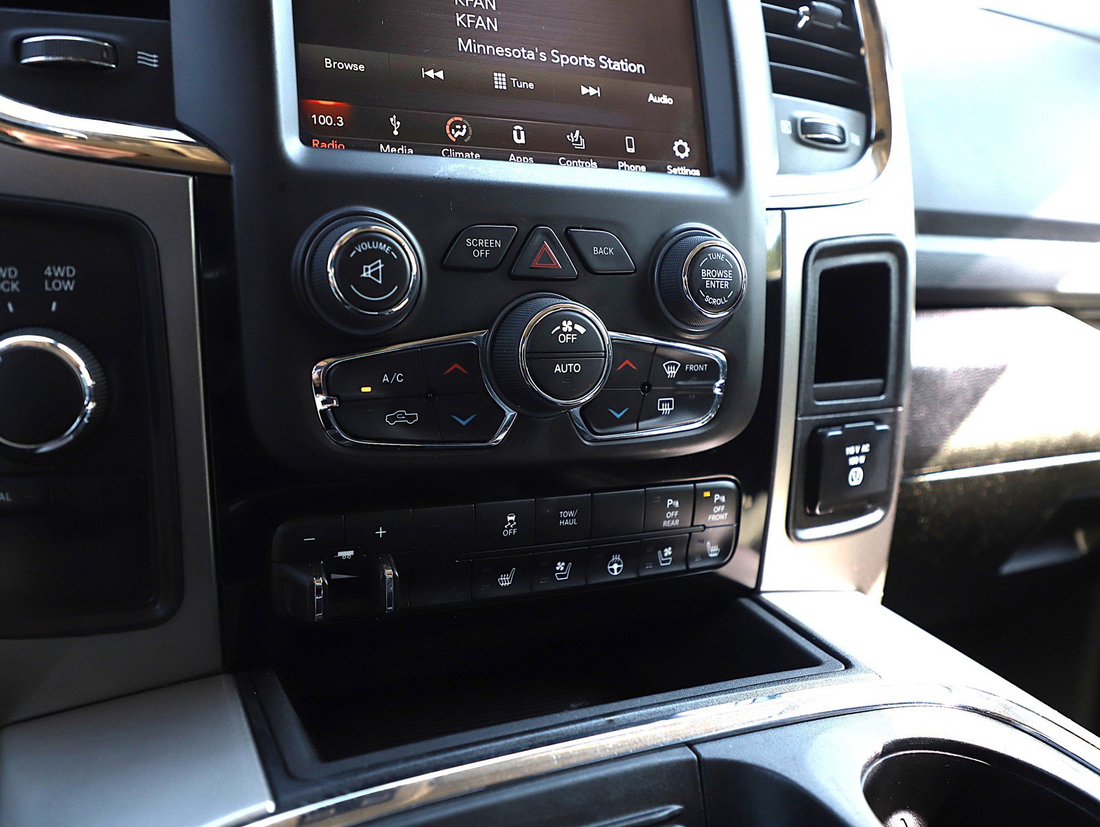 2018 Ram 2500 Laramie photo 19