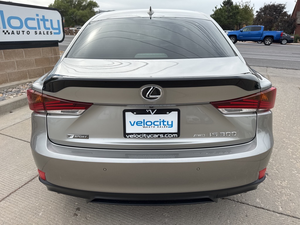 2018 Lexus IS 300 photo 6
