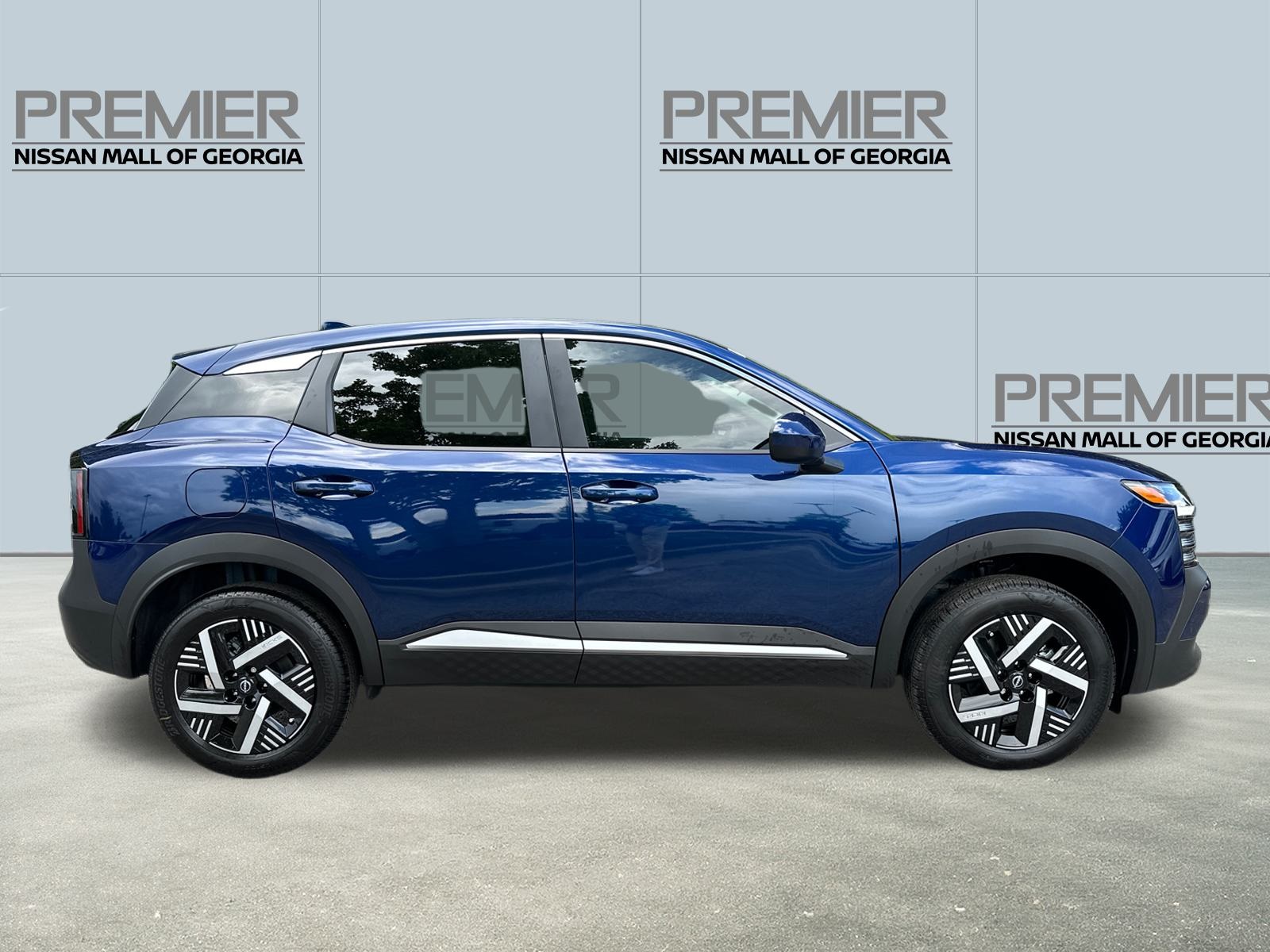 2025 Nissan Kicks SV photo 2