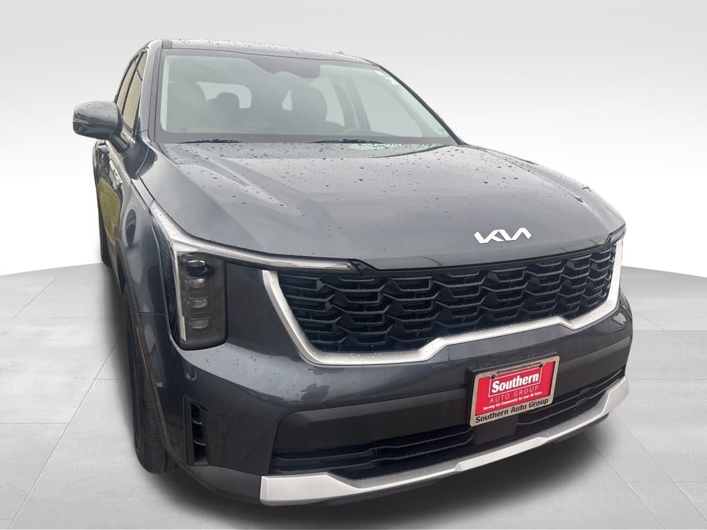 2025 Kia Sorento LX photo 6