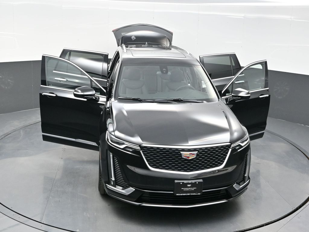 2025 Cadillac XT6 Luxury photo 32