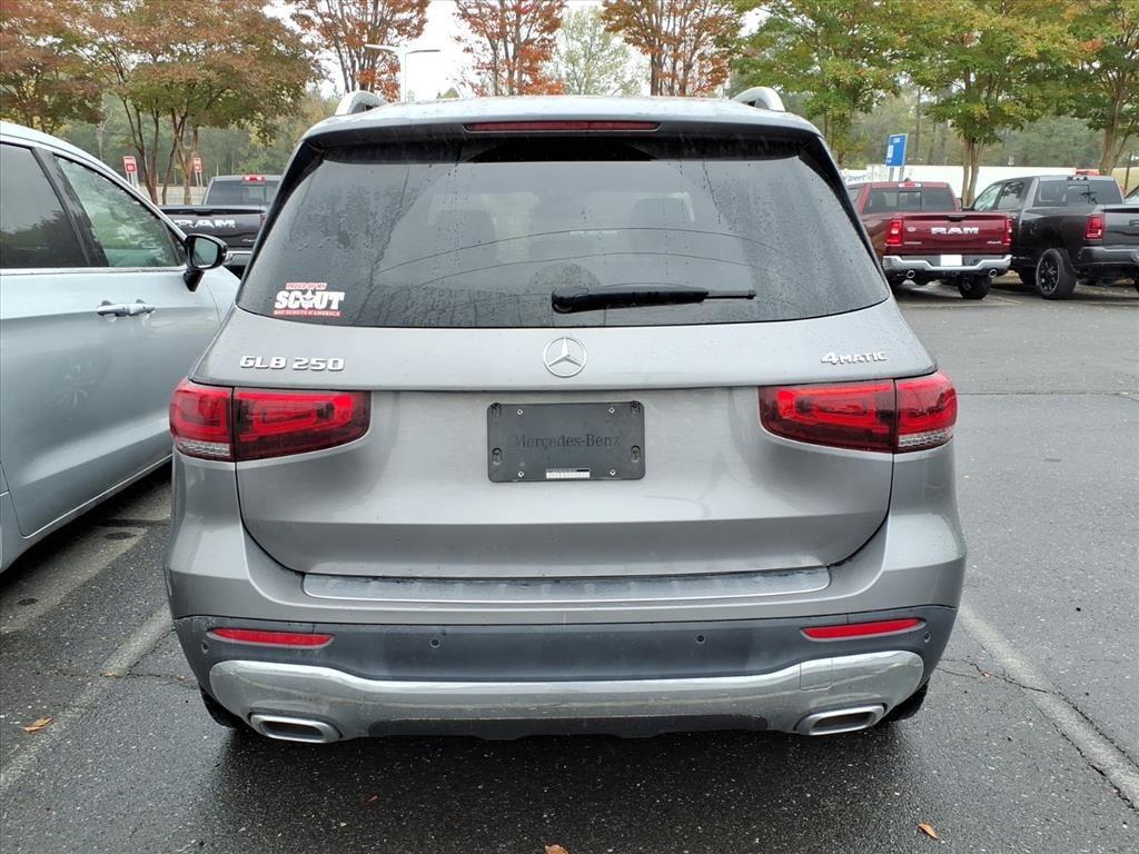 2022 Mercedes Benz GLB 250 4MATIC photo 2
