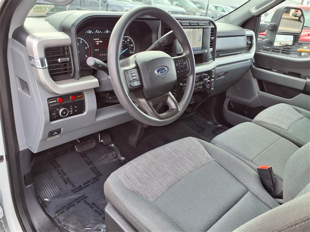 2023 Ford F-350 XLT photo 4