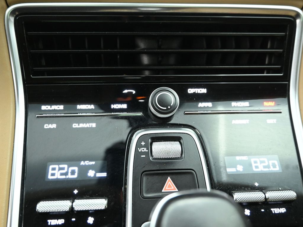 2018 PORSCHE PANAMERA - Image 13