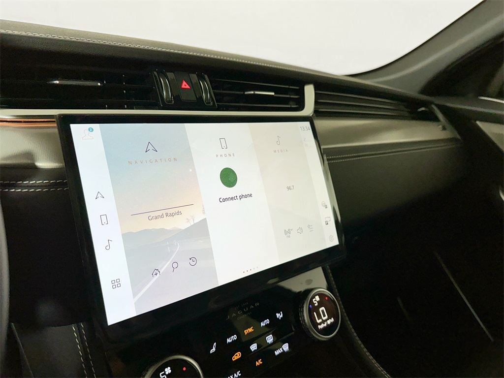 2026 Jaguar F-PACE P250 R-Dynamic S photo 17