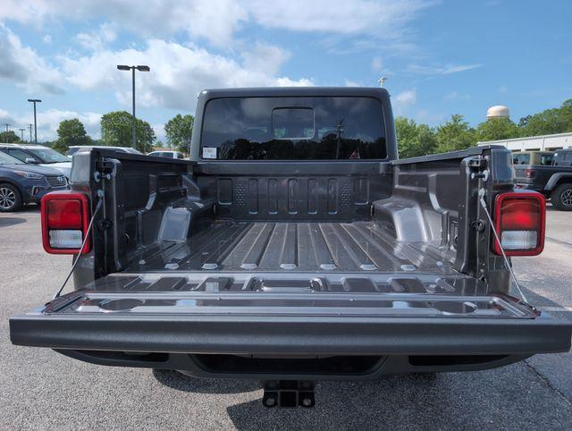 2025 Jeep Gladiator Sport S photo 28
