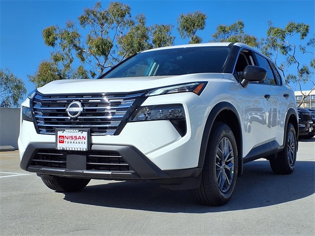 2026 Nissan Rogue S photo 3