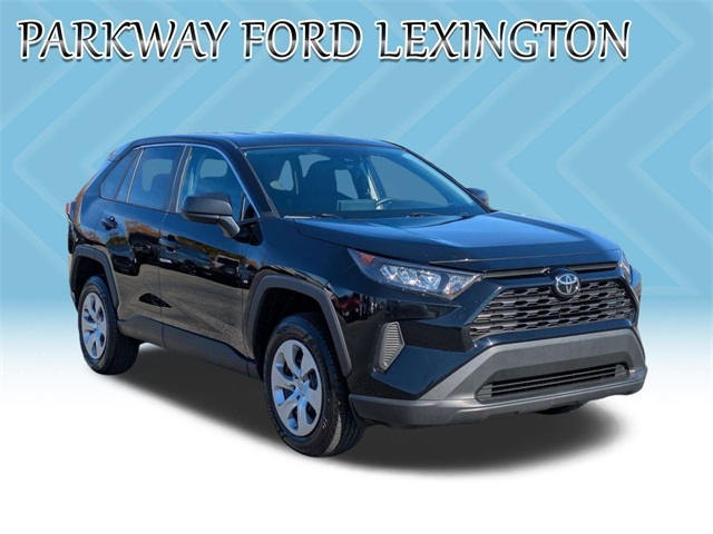 2022 Toyota RAV4 LE photo 3