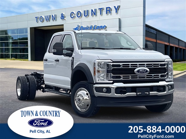 2026 Ford F-450 Super Duty Chassis Cab XLT's photo