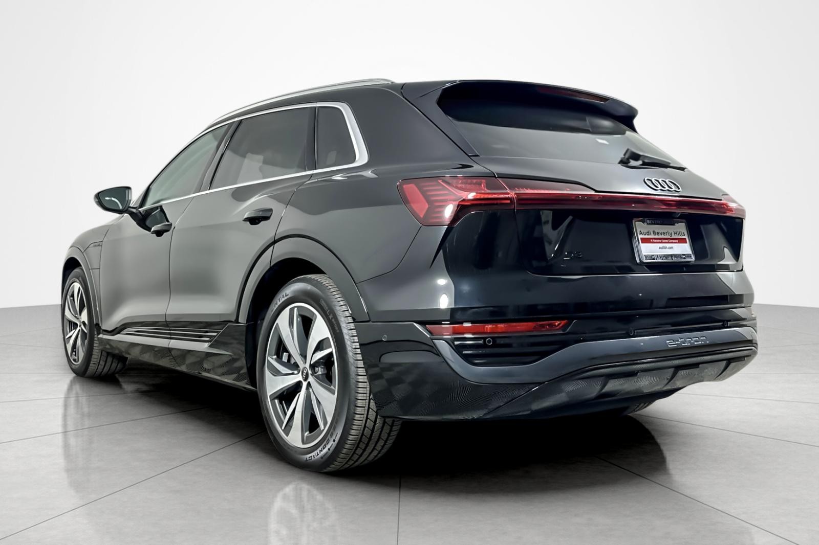 2024 Audi Q8 E-tron Premium Plus photo 3