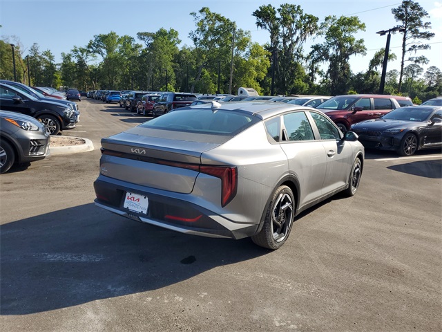 2025 Kia K4 EX photo 3