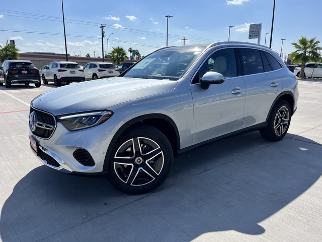 2026 Mercedes Benz GLC 300 photo 3