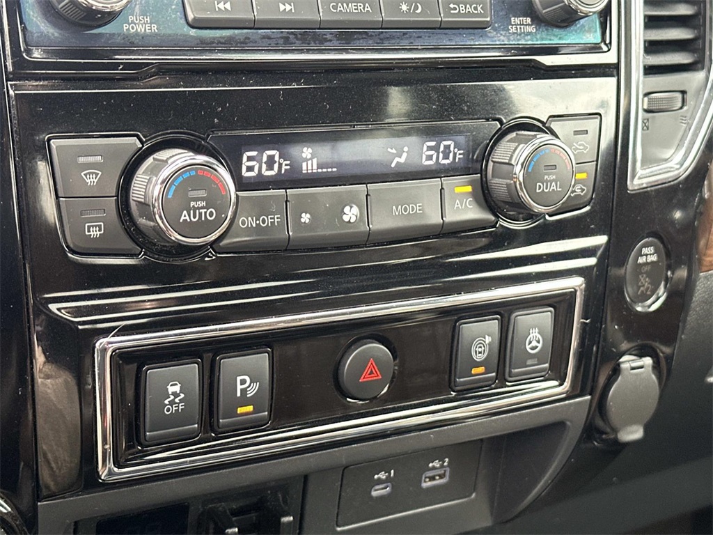 2021 Nissan Titan Platinum Reserve photo 13