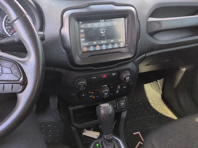 2018 Jeep Renegade Latitude North Edition photo 11