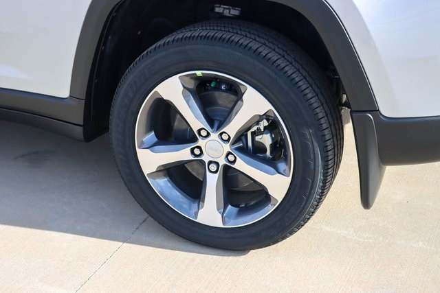 2024 Jeep Grand Cherokee 4xe photo 4