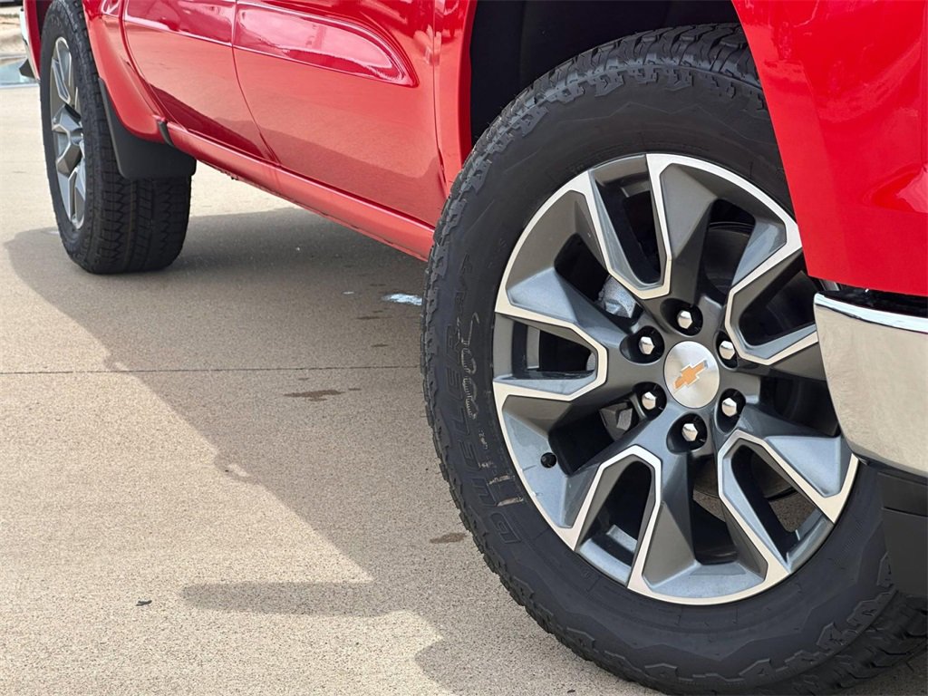 2025 Chevrolet Silverado 1500 LT Texas Edition photo 3