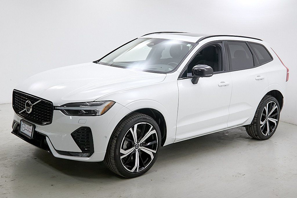 2023 VOLVO XC60 - Image 5