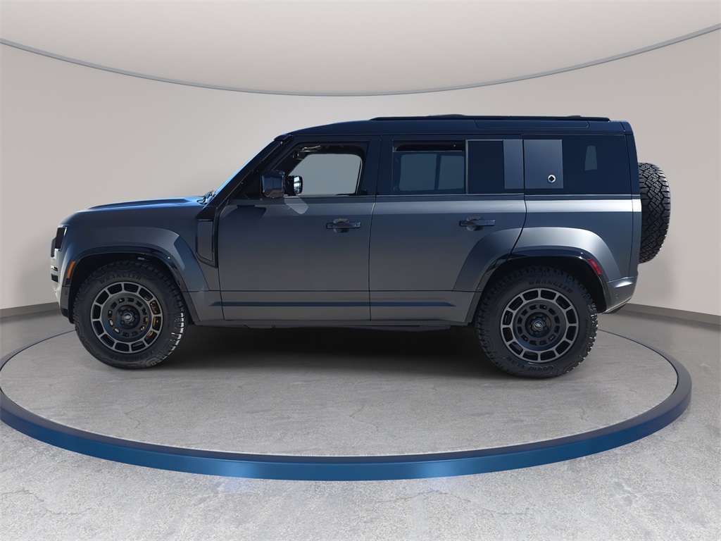 2025 Land Rover Defender 110 V8 photo 8