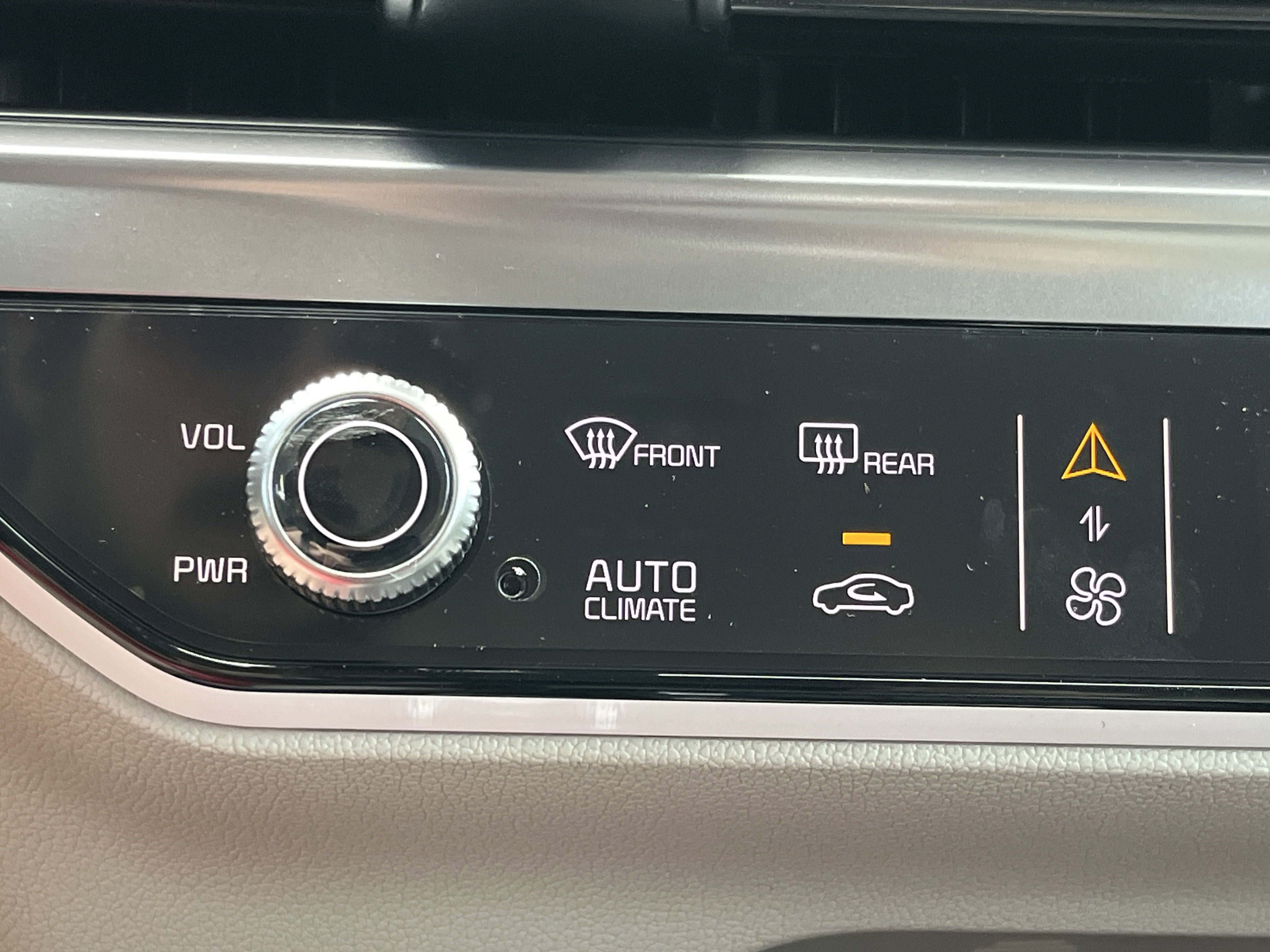 2025 Kia Sorento S photo 4