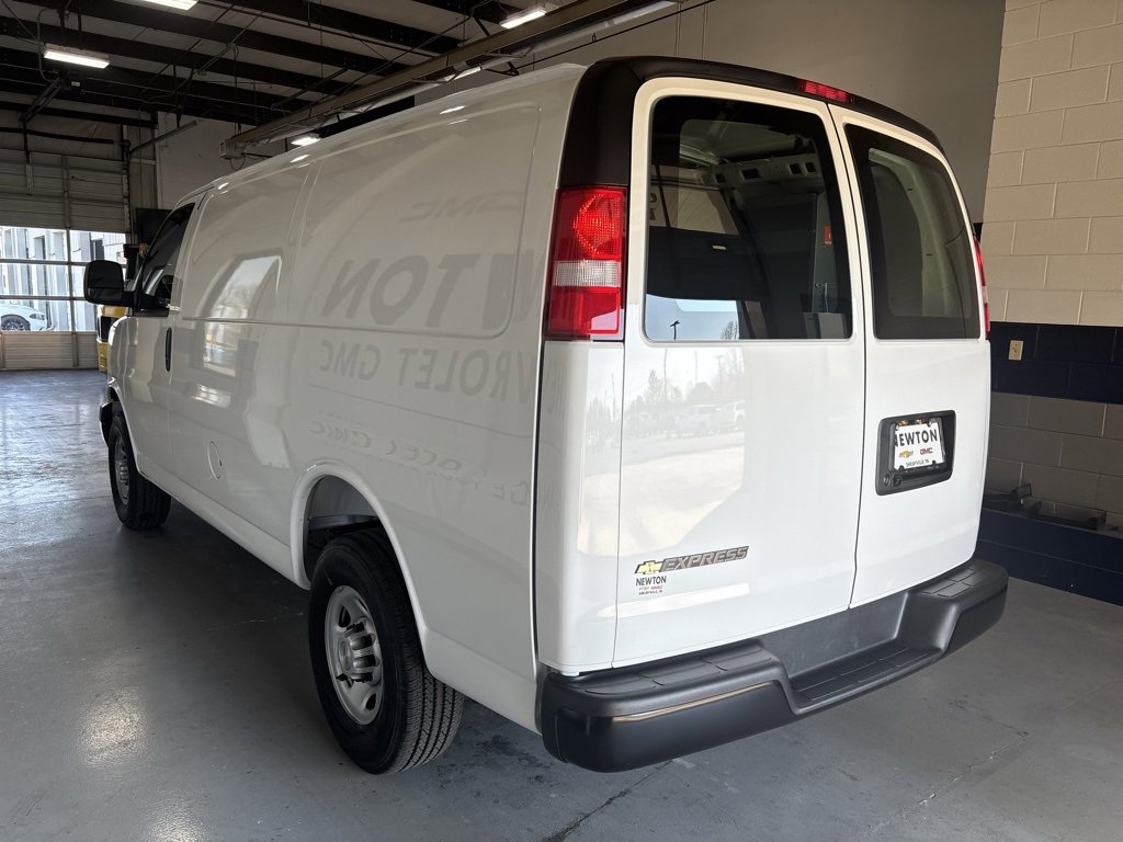 2025 Chevrolet Express Cargo 2500 photo 10