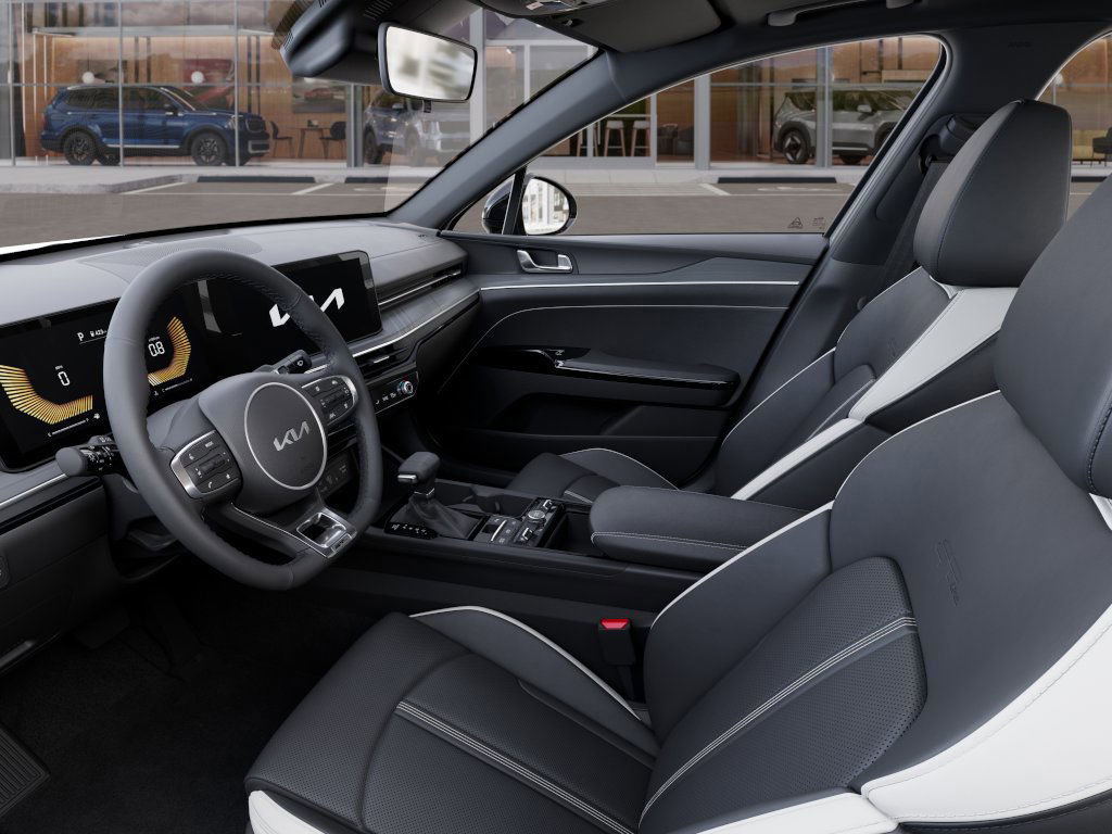 2025 Kia K5 GT-Line photo 16