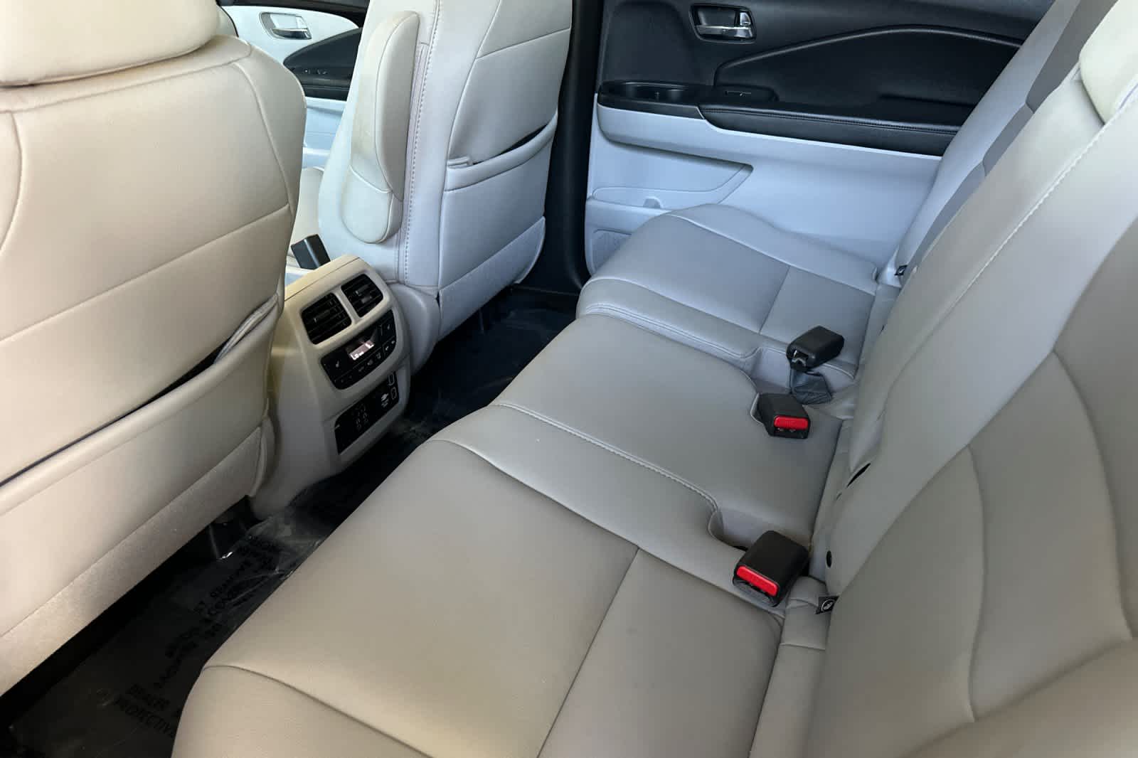 2019 Honda Pilot Touring photo 4