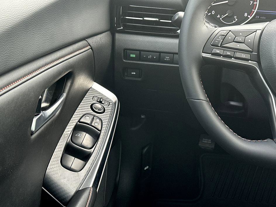 2025 Nissan Sentra SR Midnight Edition photo 15