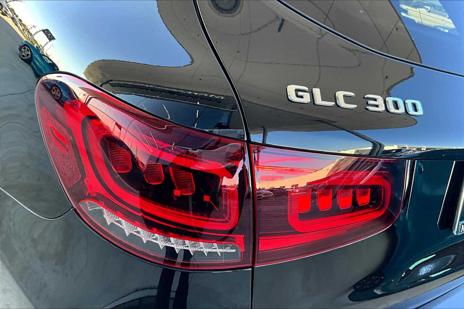 2022 Mercedes Benz GLC 300 photo 24