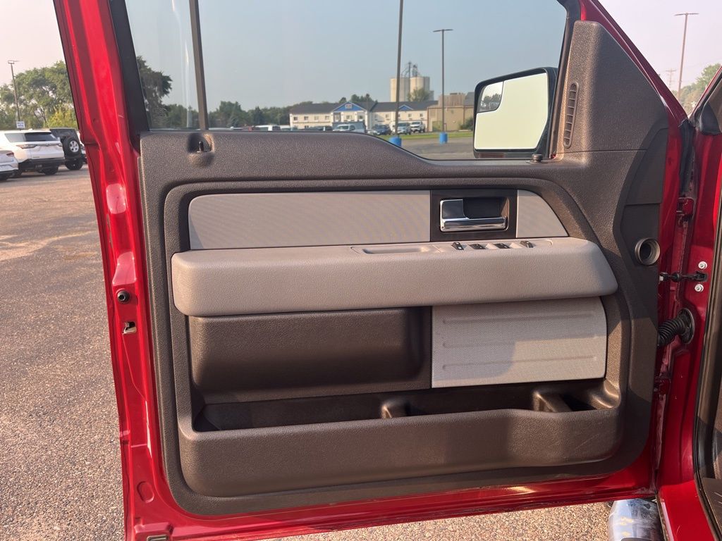 2014 Ford F-150 XLT photo 12